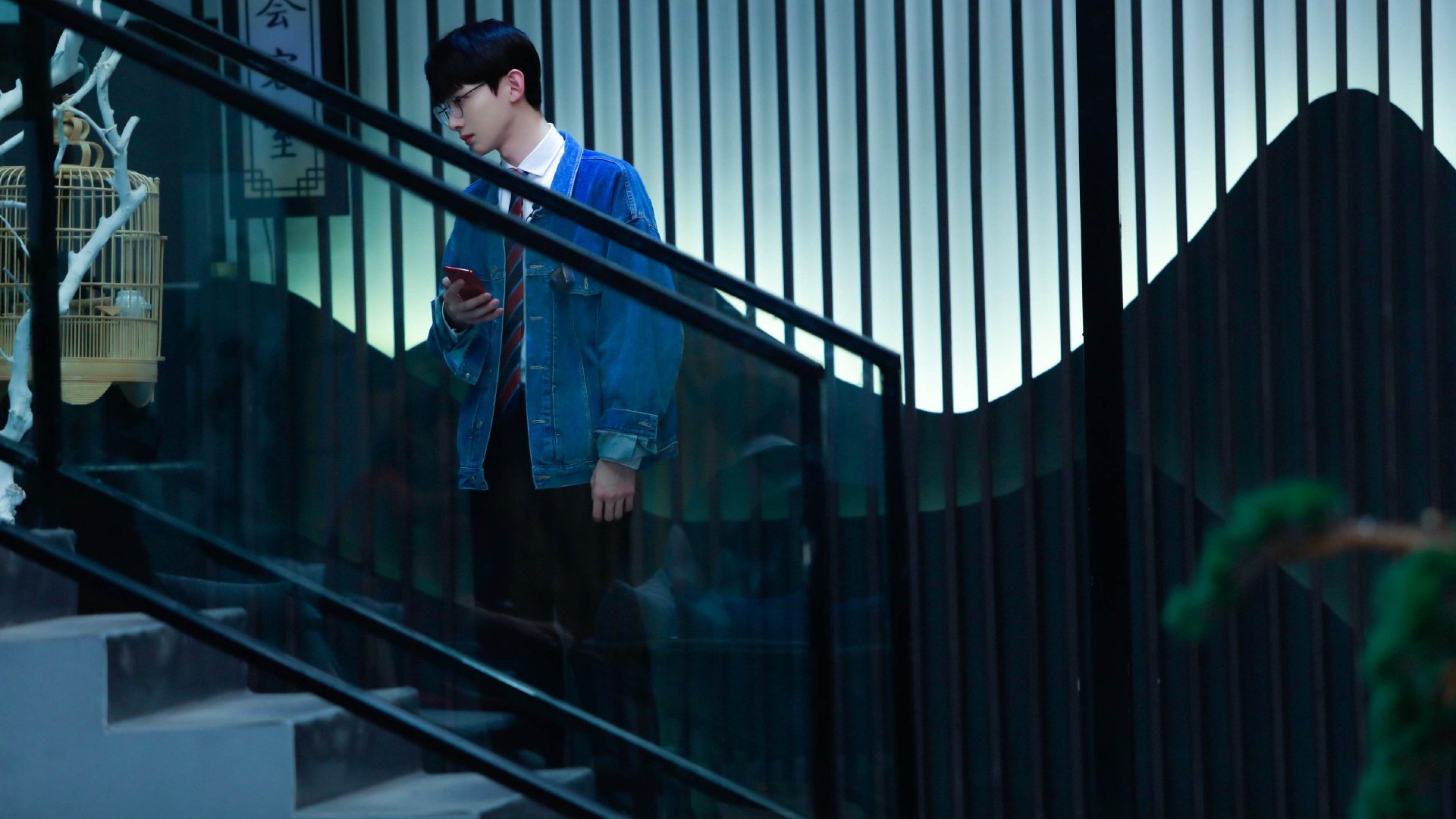 摩洛哥骑手哈立德·阿卜杜拉在2024年巴黎奥运会盛装舞步比赛中以“Aladdin”马匹获得第15名,展现坚韧精神。