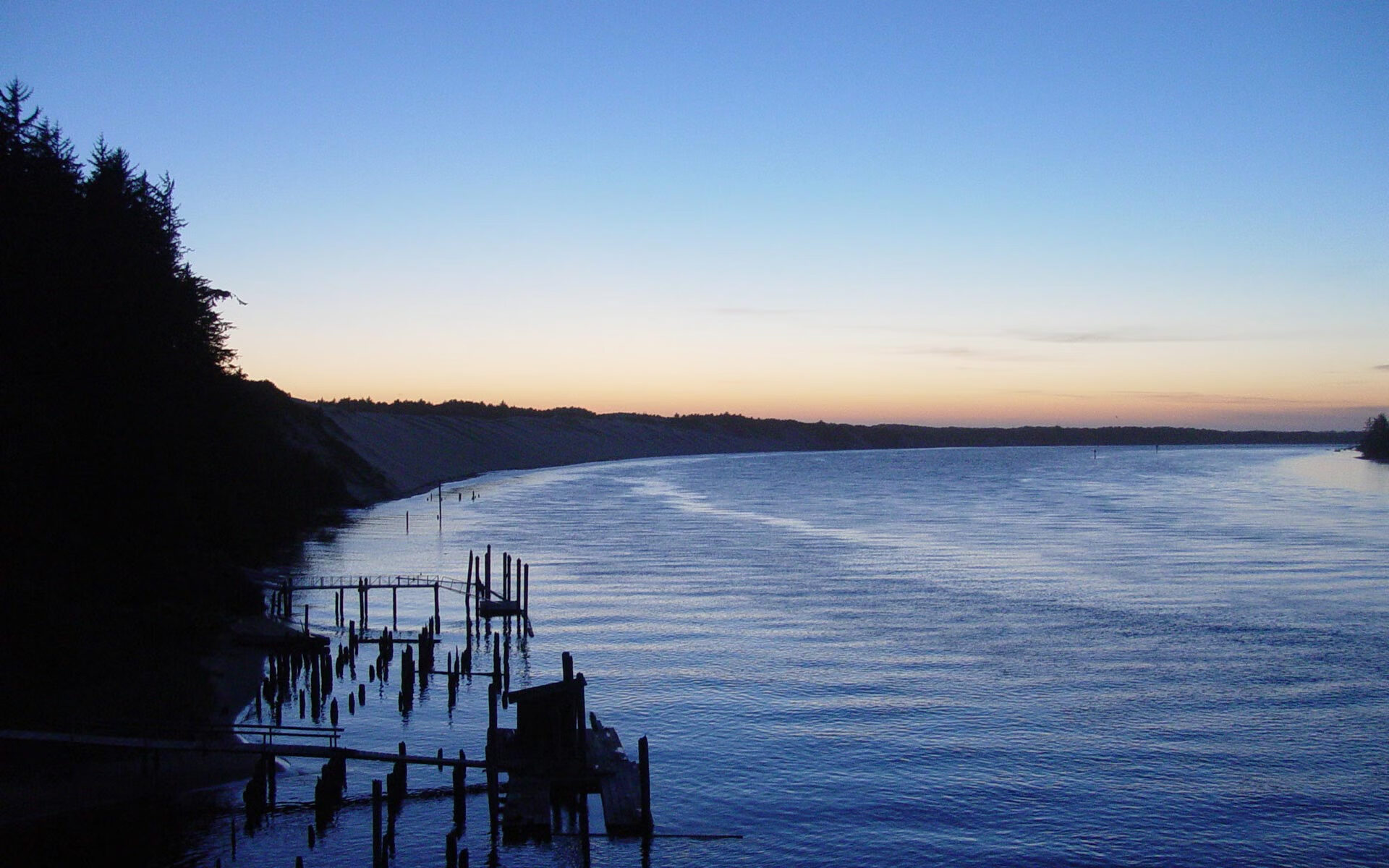 技术型中场是否被边路冲击型球员取代，技术型前锋
