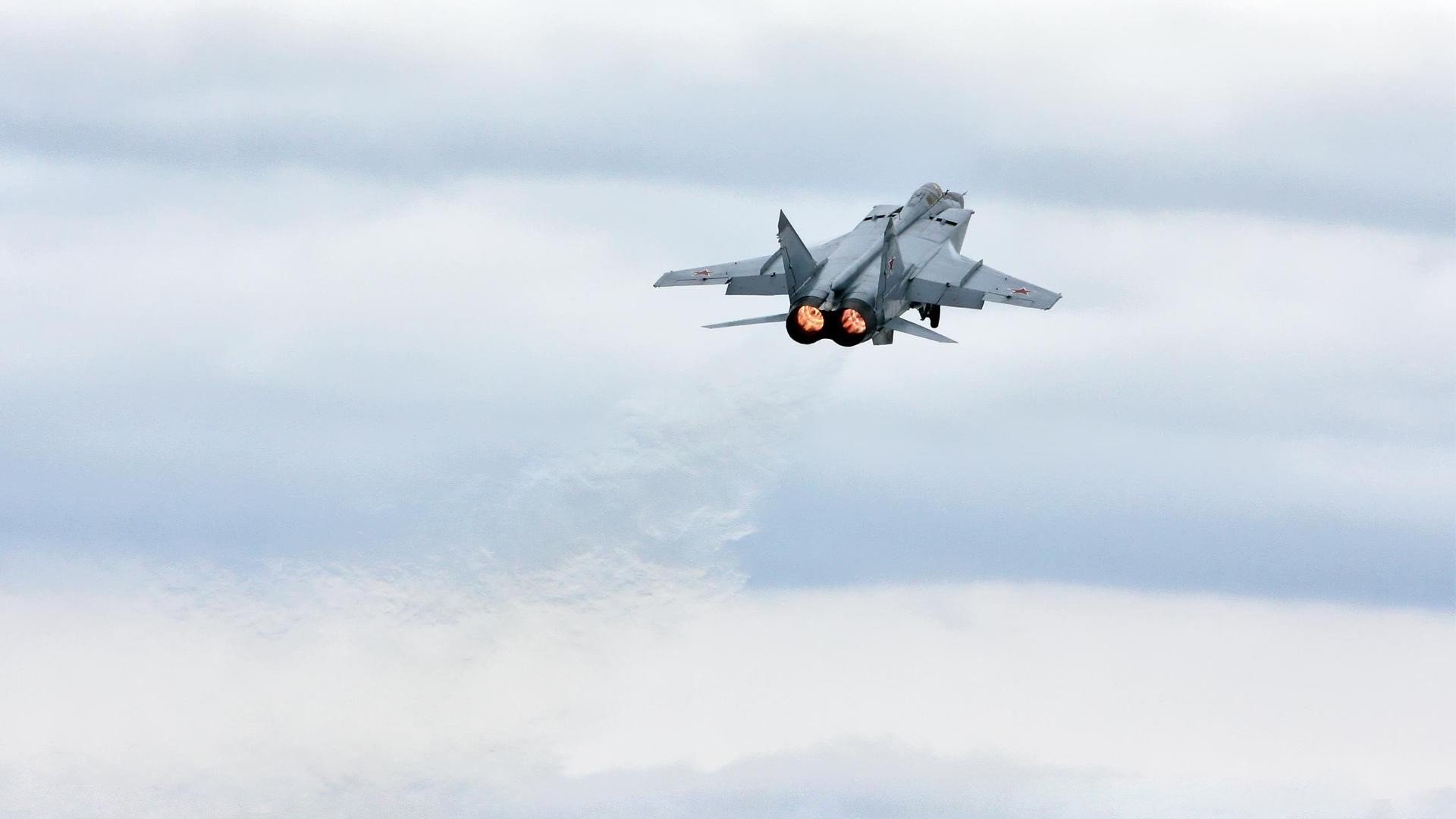 比赛场面惊心动魄,胜负难以预料,比赛场面惊心动魄,胜负难以预料什么意思