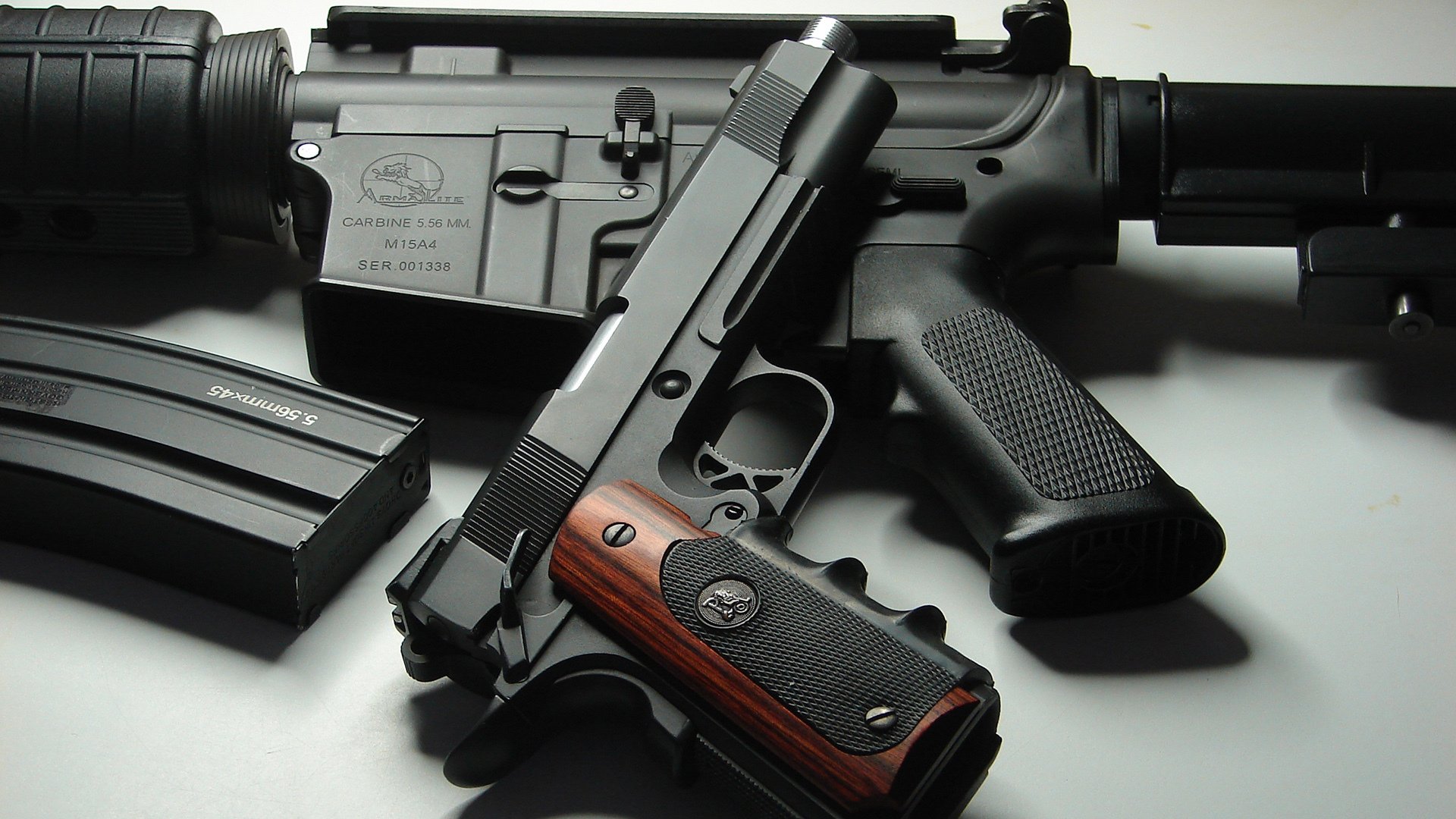 “高新体育中心武术比赛:看选手如何在短短数秒间决胜负”