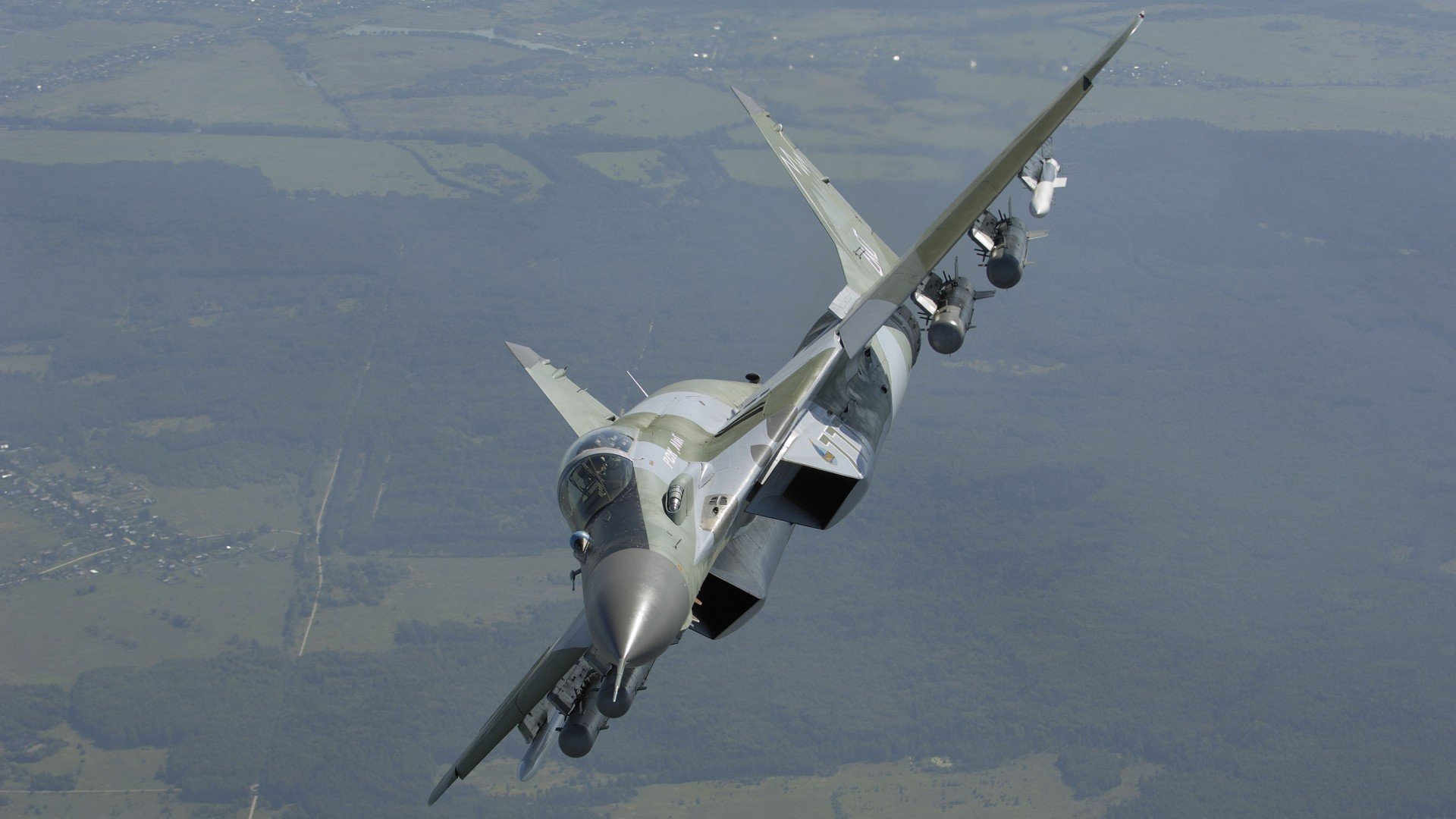 勒沃库森前场站位灵活提升破门能力,勒沃库森吧