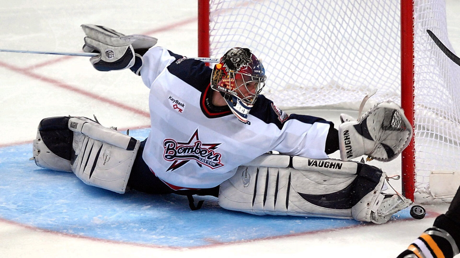 “武汉马拉松：赛道上的英雄，速度与毅力并行”